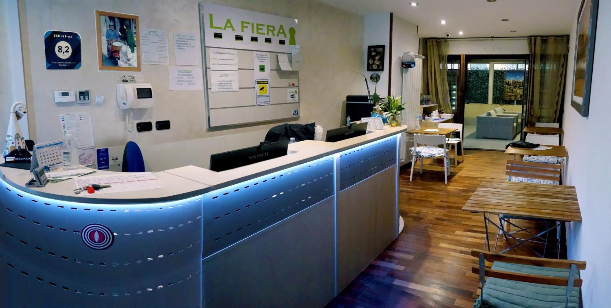 La Fiera Guesthouse Fiumicino Luaran gambar