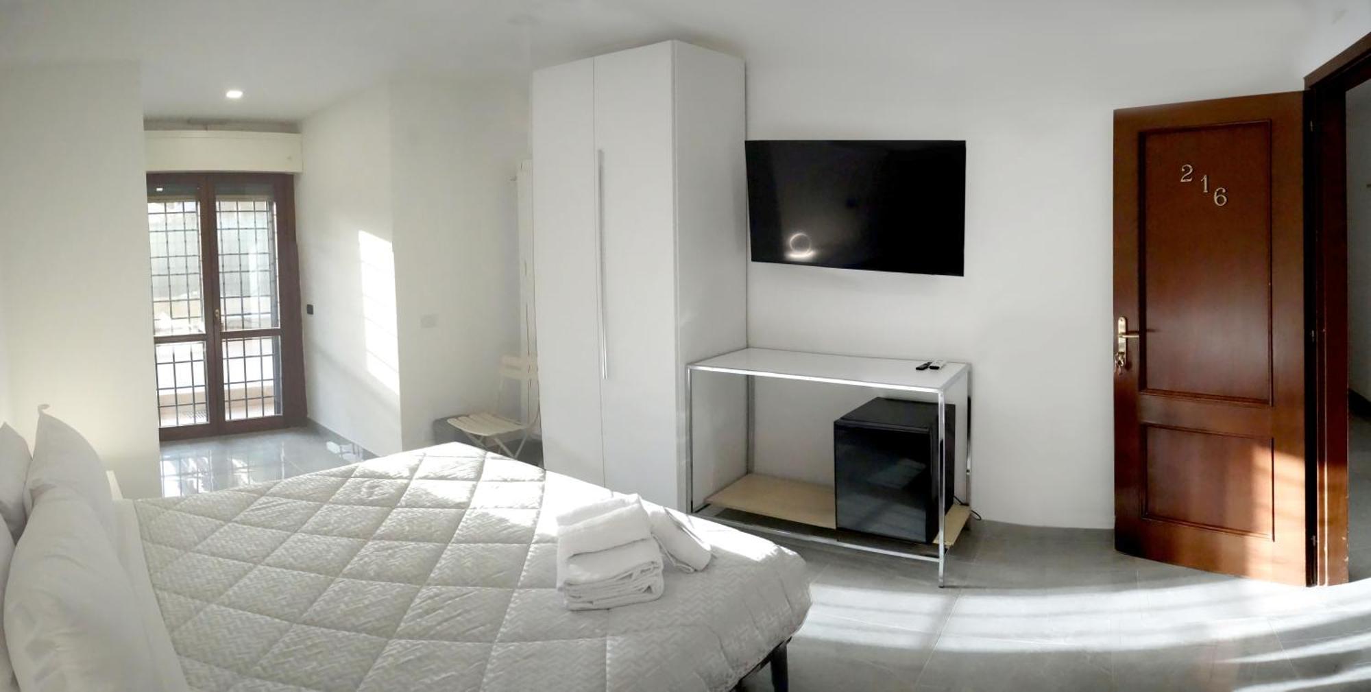 La Fiera Guesthouse Fiumicino Luaran gambar